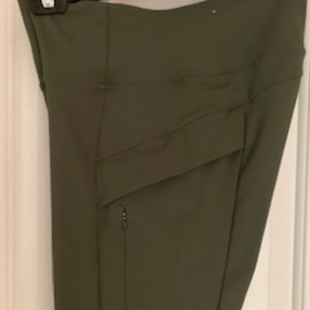 Carrie Underwood Sculpt Cargo Leggings 4 pockets